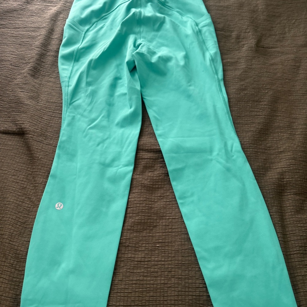 Lululemon - Picture 4 of 4
